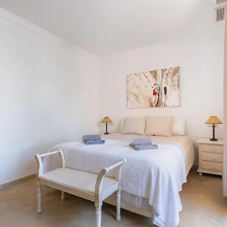 Seafront Paradise In El Paraiso Daire Estepona