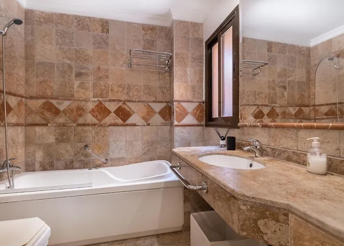 Seafront Paradise In El Paraiso * エステポナ