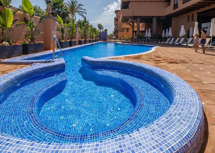 Seafront Paradise In El Paraiso アパート エステポナ