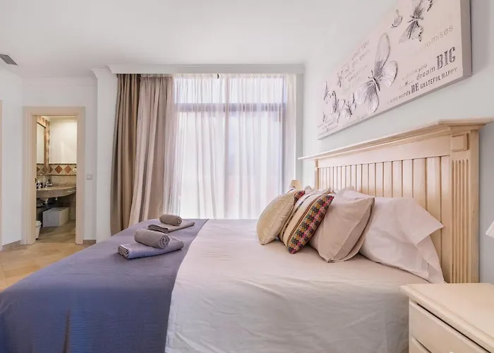 アパート Seafront Paradise In El Paraiso エステポナ